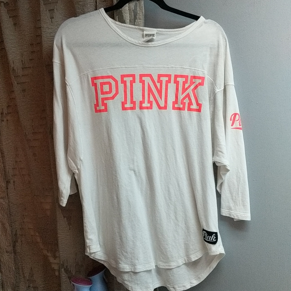 VS PINK white tee